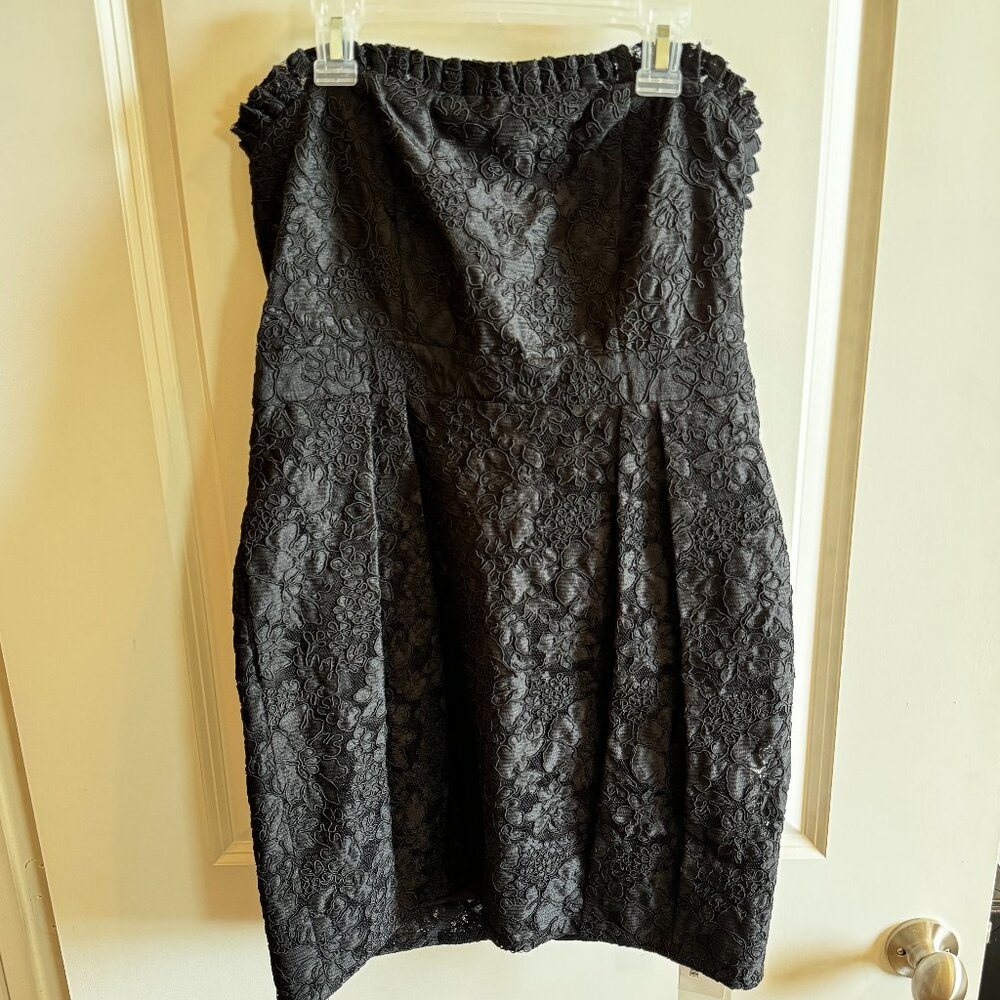 Alice + Olivia Lace Strapless Dress - Picture 3 of 8